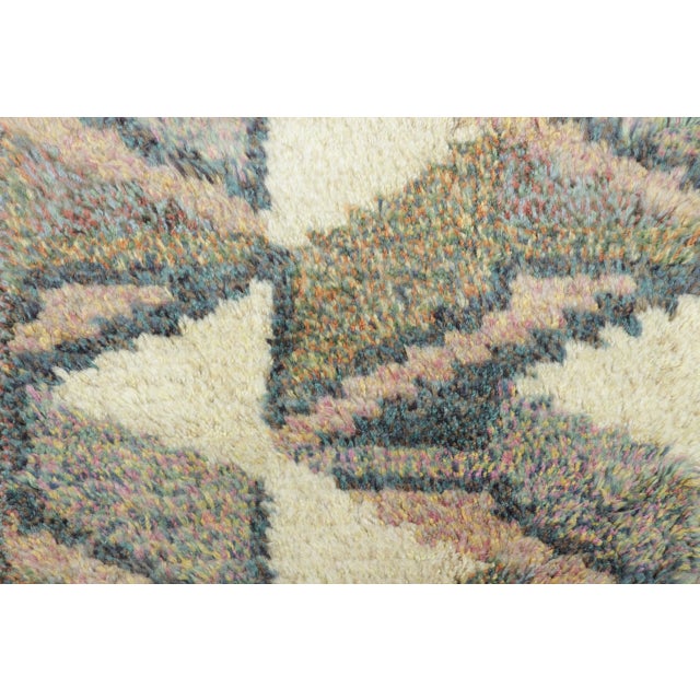Mid-Century Modern Contemporary Scandinavian Style Gift-Sized Wool Rug by Rug & Kilim, India For Sale - Image 3 of 3