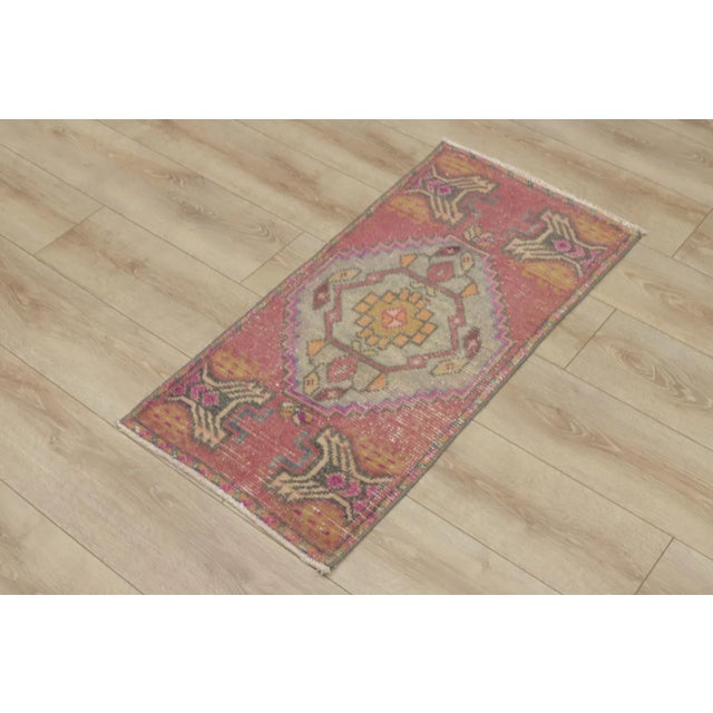 Size: 1.5 x 3.2 ft ( 46 x 98 cm) 18 x 38 inches Color: Organic Natural Dye (Red,Green,Cream,Light Gray) Material: 100%...