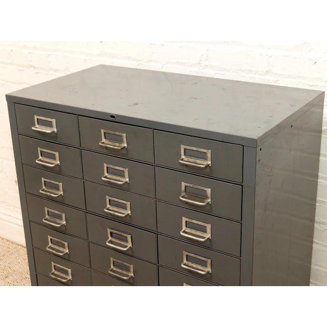 Mid 20th Century Industrial Steel Flat File Cabinet With 27 Label-Pull Drawers For Sale In Los Angeles - Image 6 of 12