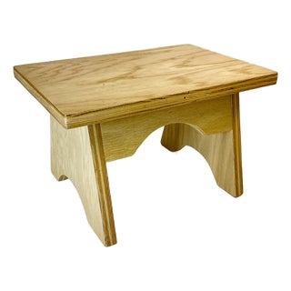 1980s Vintage Americana Farmhouse Boho Chic Folk Art Pine Step Stool For Sale
