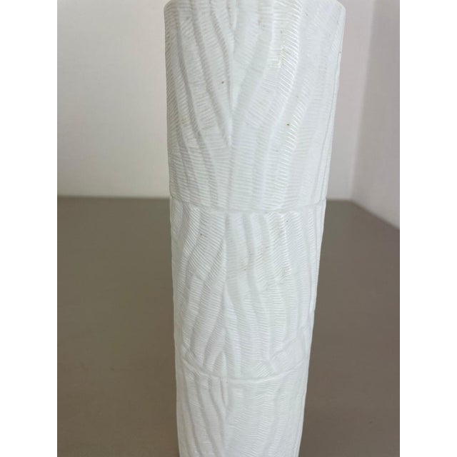 Glass Large Op Art Vase in Porcelain by Martin Freyer for Rosenthal, 1970s For Sale - Image 7 of 18