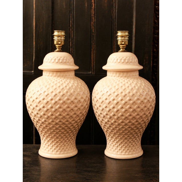 1980s Textured Cream Manises Ceramic Table Lamps, 1980s, Set of 2 For Sale - Image 5 of 6