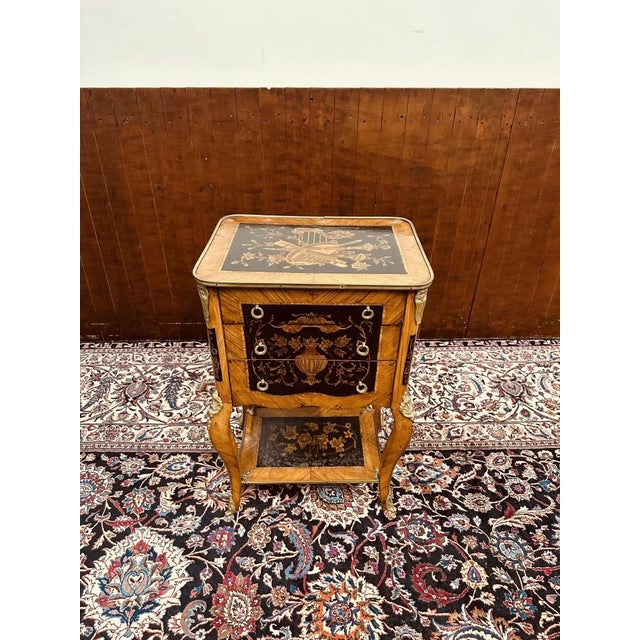 Antique French Side Table, in Very Good conditions. Designed before 1890