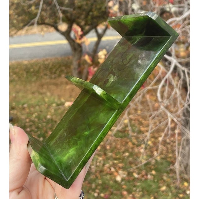 Mid- Century (112 Grams) Green Marbelized Swirl Catalin Bakelite Poker Card Deck Holder 20th C. For Sale - Image 11 of 18