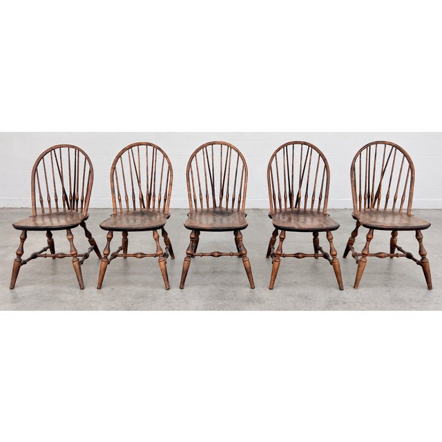 Beautiful, matching set of five (5) vintage braced bow-back Windsor dining side chairs by the renowned Habersham Furniture...
