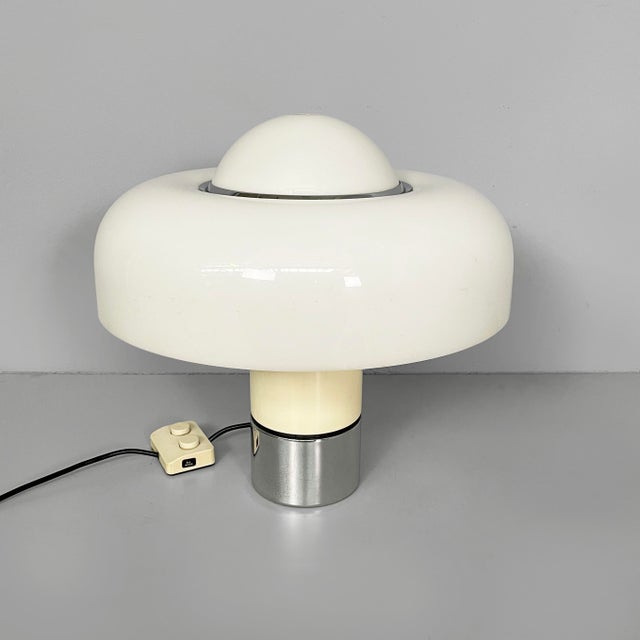 Italian Space Age White Metal and Acrylic Glass Brumbury Table Lamp attributed to Luigi Massoni for Guzzini, 1970s For Sale - Image 17 of 17