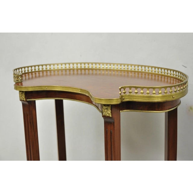Mid 20th Century Vintage French Louis XV Style Mahogany Kidney Bean Side Table W/ Bronze Ormolu For Sale - Image 5 of 15