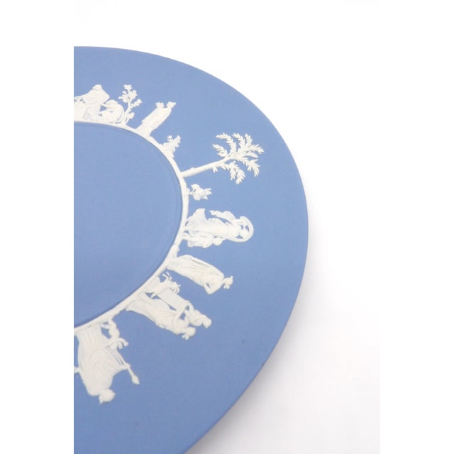 Neoclassical 1970s Wedgwood Blue 9" Jasperware Plate — Greek Procession— Neoclassical For Sale - Image 3 of 10