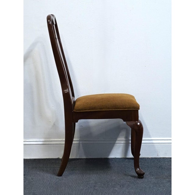 Wood Hickory White Solid Mahogany Traditional Queen Anne Style Splat Back Dining Side Chair For Sale - Image 7 of 8