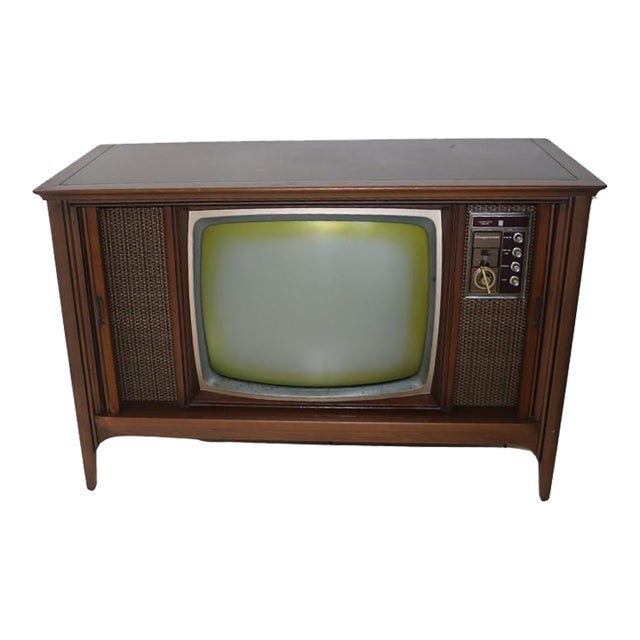 Mid Century Modern Walnut Magnavox Tv Console With Tambour