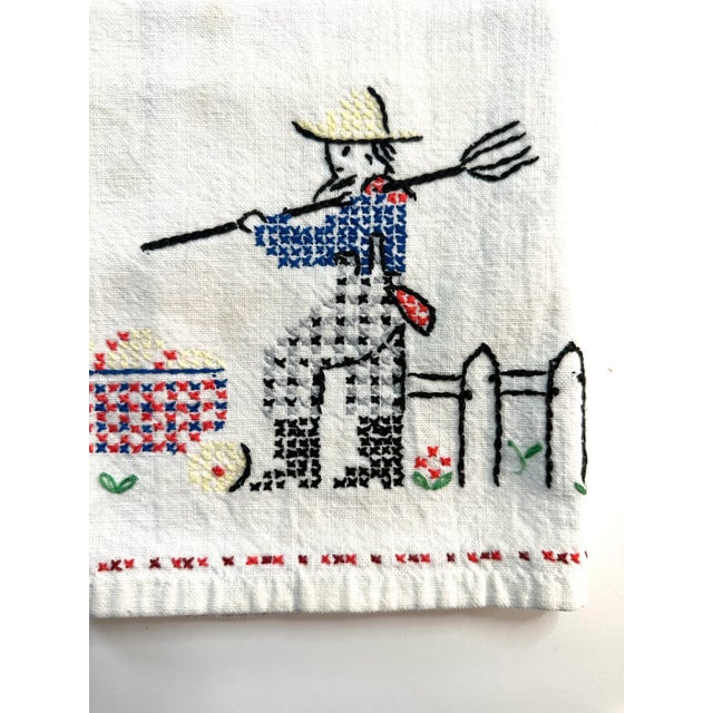 1950s Vintage Embroidered Linen Tea Towels 1940s Farmhouse Decor -Set of 3 For Sale - Image 5 of 9