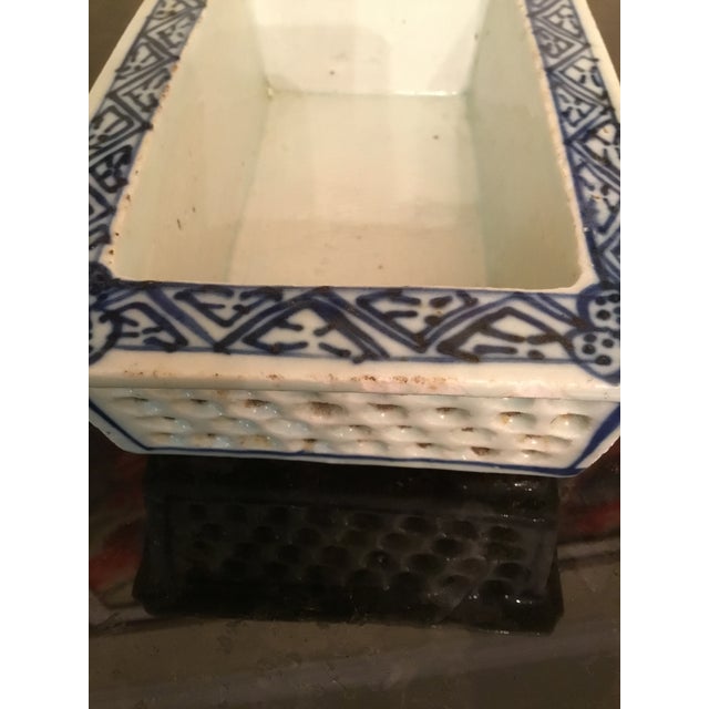 Mid 19th Century 19th Century Chinese Blue & White Reticulated Porcelain Narcissus Planter For Sale - Image 5 of 5