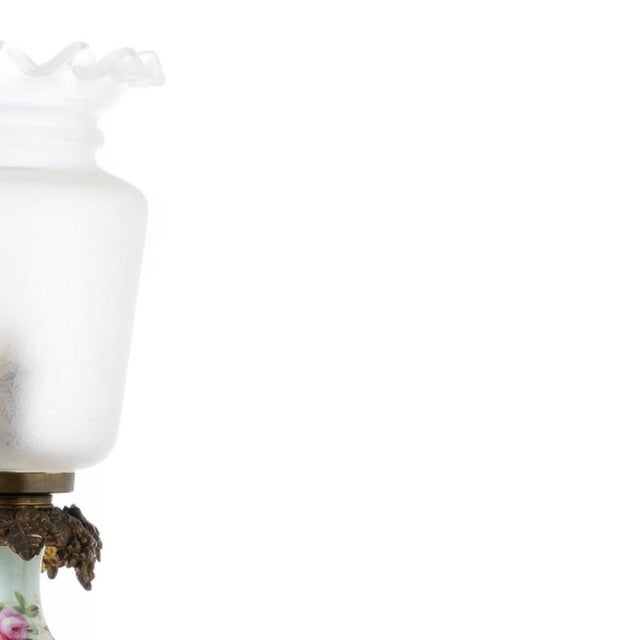 French Table Lamp in Porcelain For Sale - Image 4 of 6