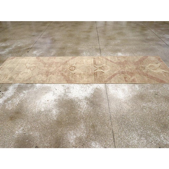 Galerie Shabab Collection Mid-20th Century Turkish Anatolian Runner For Sale In New York - Image 6 of 10