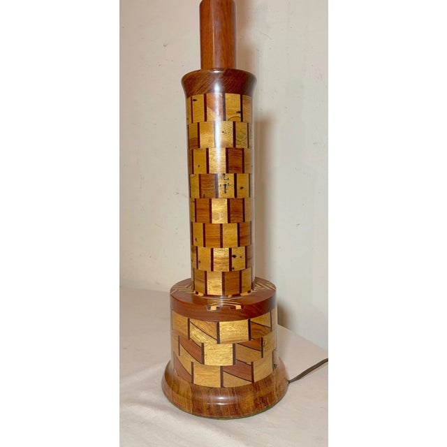 1990s Handmade Tall Turned Parquetry Natural Wood Modern Electric Table Lamp Sculpture For Sale - Image 4 of 13