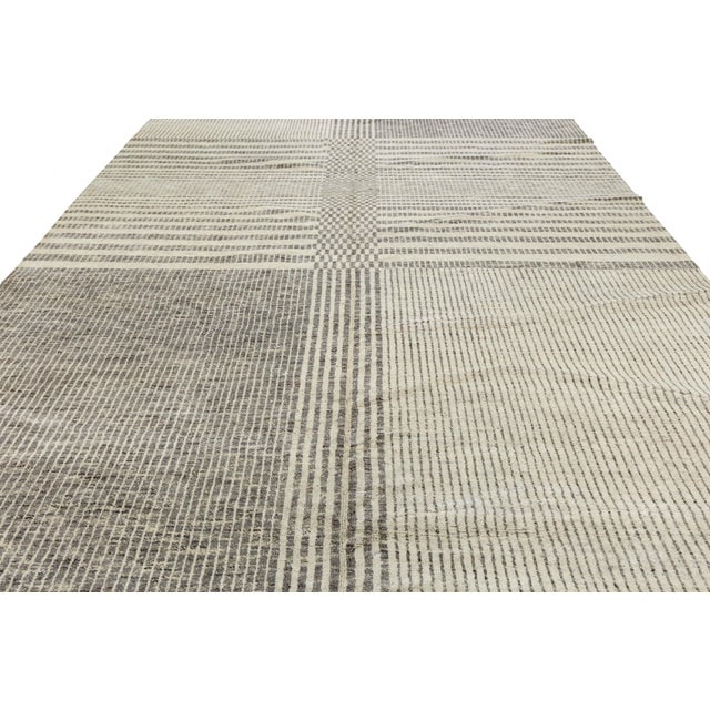 2020s 10 X 14 Hand Knotted Modern Neutral Geometric Wool Rug Minimalist Grid Pattern For Sale - Image 5 of 10