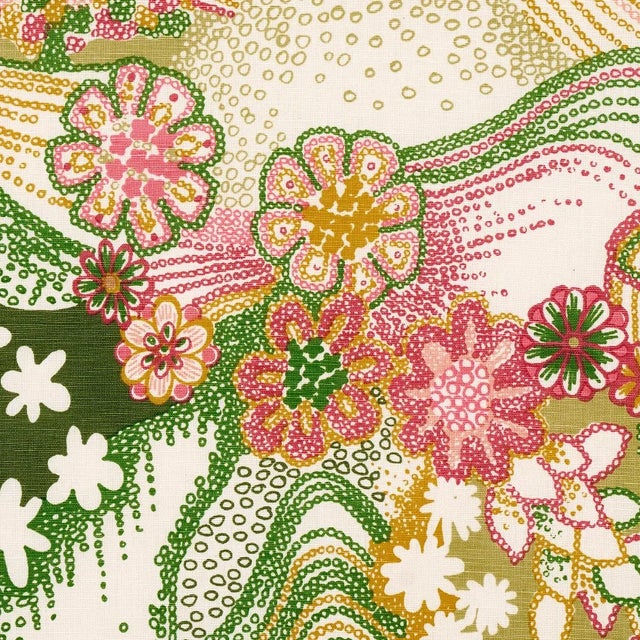 Abstract Sample - Schumacher X Clements Ribeiro Daisy Chain Fabric in Green & Pink For Sale - Image 3 of 4
