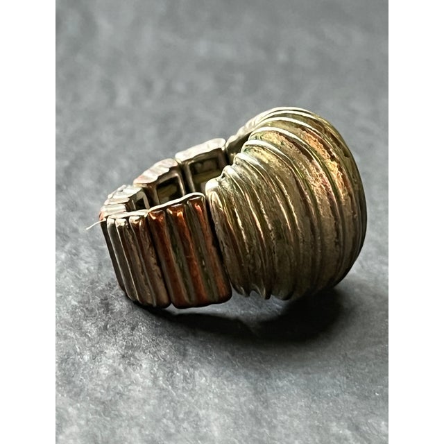 1990s Vintage Silver Fluted Dome Ring With Stretchy Band, Circa 1990s, Size 7 For Sale - Image 5 of 7