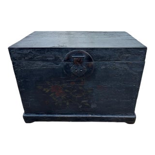 Antique Black Lacquer Trunk Chinese Wedding Chest Hand Painted Coffee Table 30" For Sale