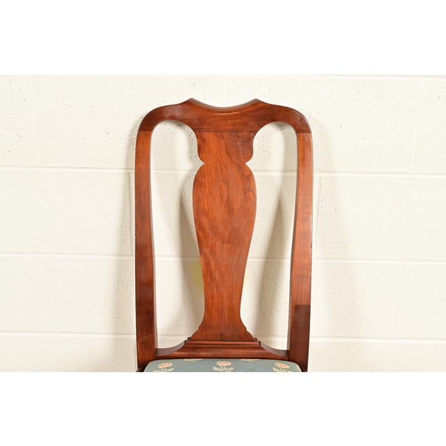 Henkel Harris Queen Anne Solid Cherry Wood Dining Chairs, Set of Eight For Sale In South Bend - Image 6 of 13
