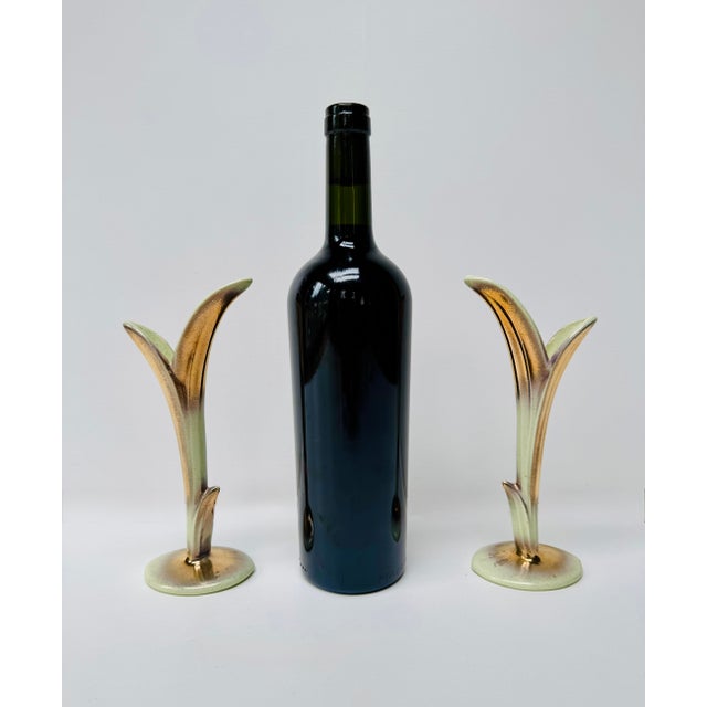 Bauer Pair 1950s Bud Vases Attributed to Bauer Pottery, Green and Gold For Sale - Image 4 of 10