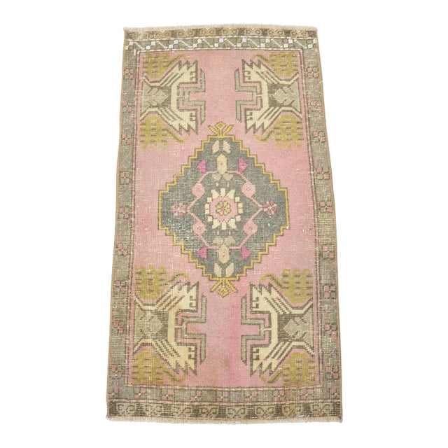 Rose Pink Vintage Boho Small Rug For Sale