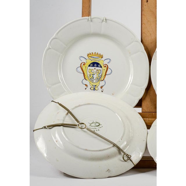 Italian Plates with Coat of Arms by Marcati Mancioli, 1950s, Set of 4 For Sale - Image 4 of 7