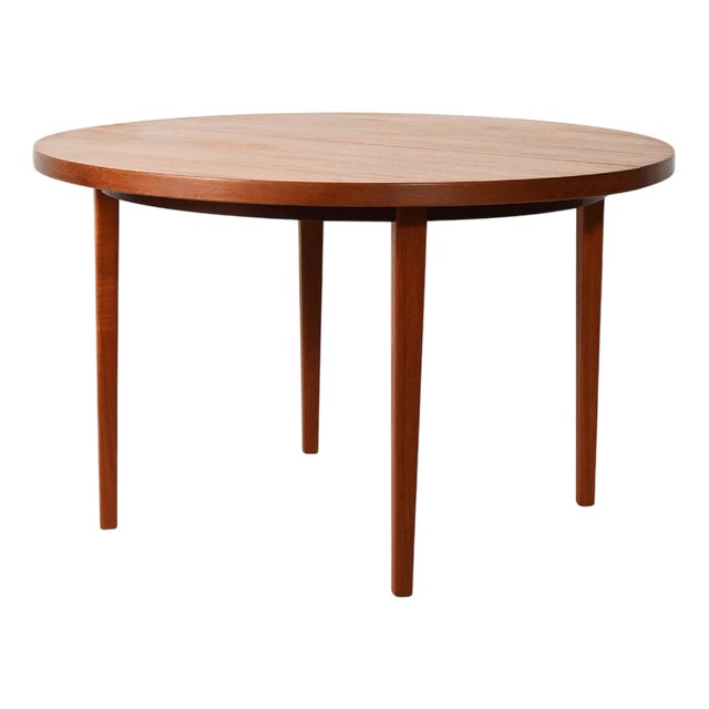 Scandinavian Round Dining Table in Streaked Teak, 1960s For Sale