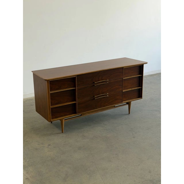 Kent Coffey Mid-Century Modern Eloquence Sculptural Walnut Dresser Buffet For Sale - Image 4 of 15