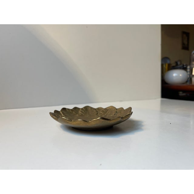 Vintage Art Deco Leaf Dish in Bronze, 1940s For Sale - Image 4 of 7
