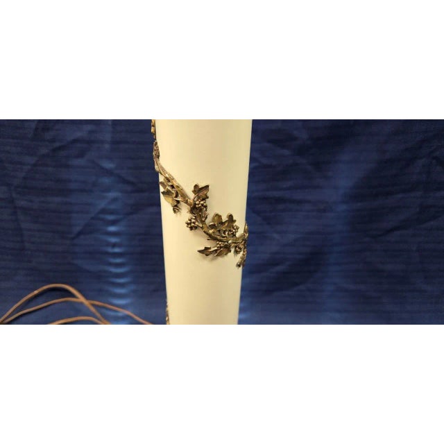 Early 21st Century Vintage Metal Crème and Gold Colored Stemmed Table Lamp With Stick Lamp Bodice For Sale - Image 5 of 12