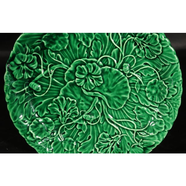 "Vivid Verdure": Set of 11 Vintage Green Majolica "Lotus" Plates, For Sale In Philadelphia - Image 6 of 8