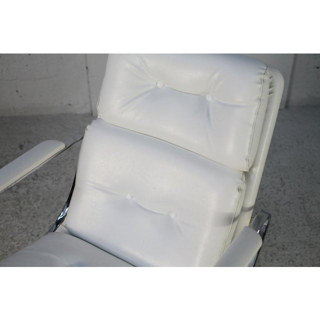 Space Age Lounge Chair in Steel and Faux Leather, France, 1970s For Sale - Image 16 of 18