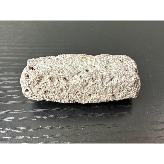 Pre-Columbian Costa Rican Metate and Mano Volcanic Rock Grinding Stone For Sale - Image 10 of 11