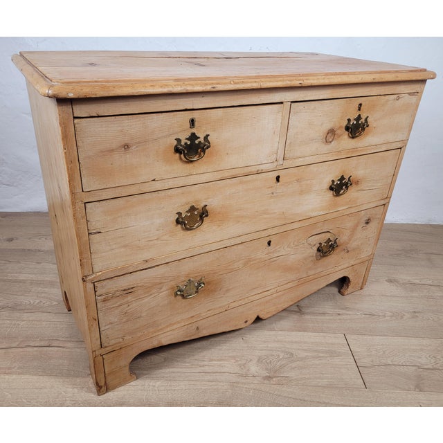 Victorian Chest of 5 Drawers in Pine, 1890s For Sale - Image 3 of 18
