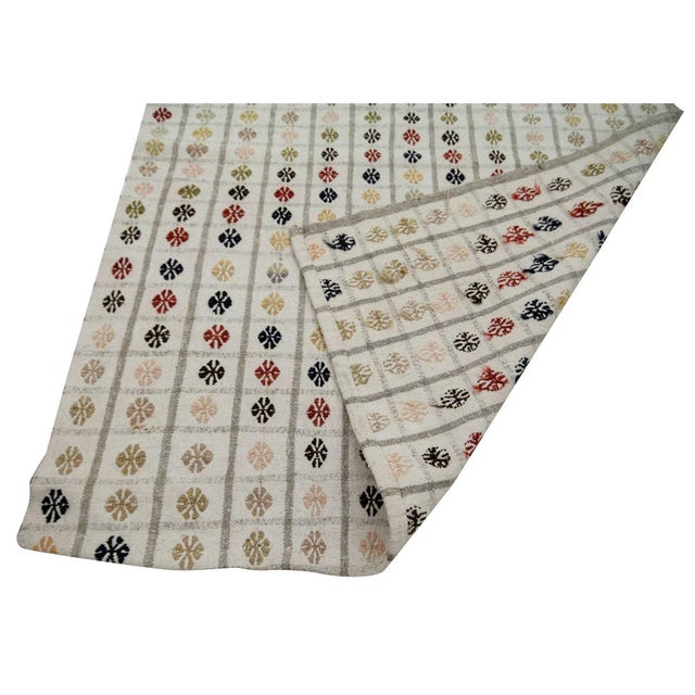 Mid 20th Century Embroidered Vintage Turkish Kilim Rug- 3′3″ × 9′1″ For Sale - Image 5 of 7