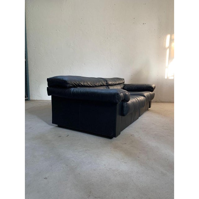 Erasmo Black Leather Sofas attributed to Afra and Tobia Scarpa for B&b Italia, 1960s, Set of 2 For Sale - Image 13 of 18