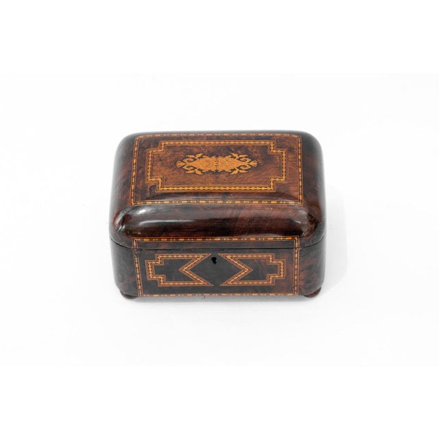 Art Deco Jewelry Box nut wood and maple wood inlays around 1920s. Hand polished