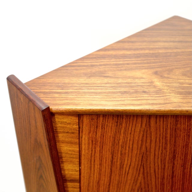 1950s Danish Rosewood Corner Cabinet in the Style of Omann Jun. Møbelfabrik / Gunni Omann For Sale - Image 9 of 14