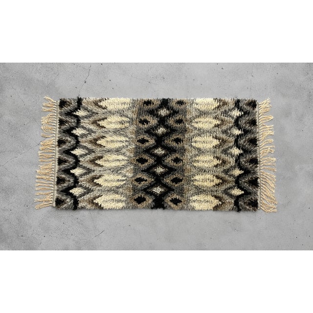 Textile Mid Century Modern Scandinavian Rya Rug / Carpet, C. 1960's For Sale - Image 7 of 10