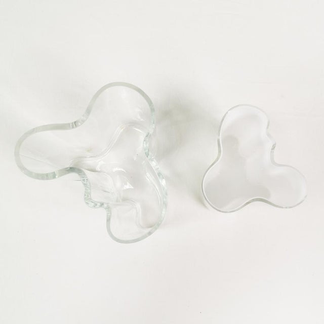 Alvar Aalto Mid-Century Vases in Glass by Alvar Aalto, Finland, 1980s, Set of 2 For Sale - Image 4 of 17