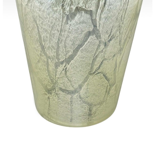 1970s Vintage Italian Handcrafted Vase in Murano Glass by Maestro Del Vetro, 1970s For Sale - Image 5 of 7