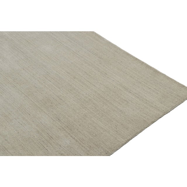 Rug & Kilim’s Contemporary Rug in Solid Gray and Beige Tones For Sale In New York - Image 6 of 7