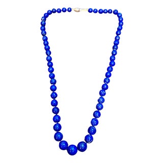 Vintage Graduating Lapis Lazuli Single Strand Necklace 14 Kt Yellow Gold Clasp For Sale