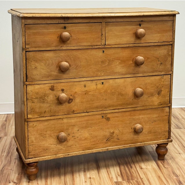 Late 19th Century Antique English Victorian Pine Chest of Drawers For Sale - Image 5 of 15