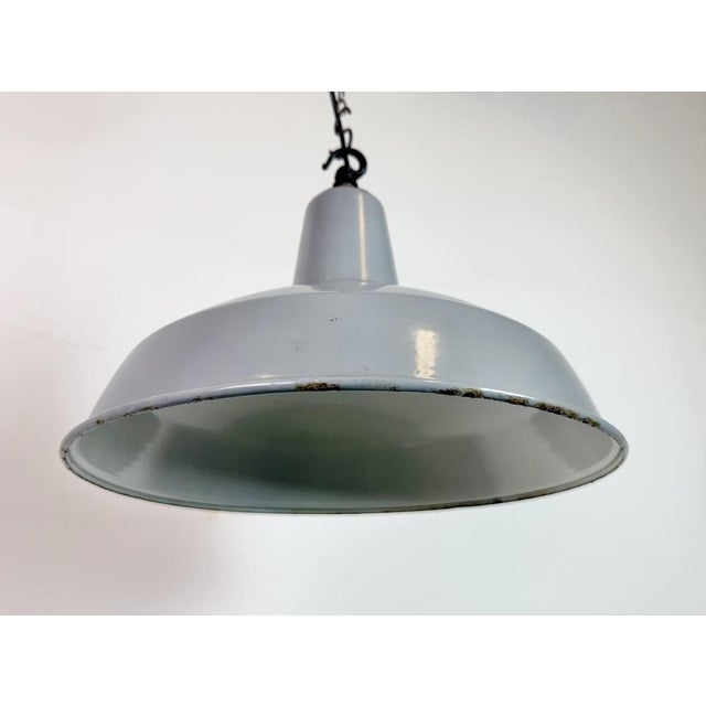 Metal Industrial British Grey Enamel Factory Pendant Lamp from Benjamin Electric Manufacturing Company, 1960s For Sale - Image 7 of 17