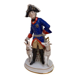 1910s Sitzendorf German Porcelain Figurine of King Friedrich II of Prussia For Sale
