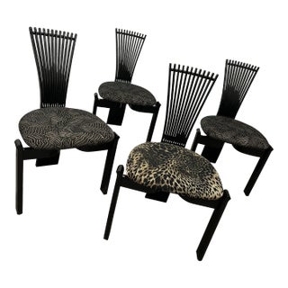 1980s Post-Modern Memphis Style Low Profile Totem Chairs by Torstein Nilsen for Westnofa - Set of 4 For Sale