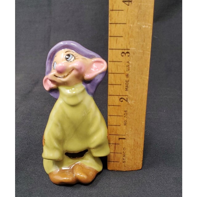 Vintage 1950s Hagen Renaker Disney Dopey Figurine With Sticker 3-1/4" Tall For Sale - Image 13 of 15