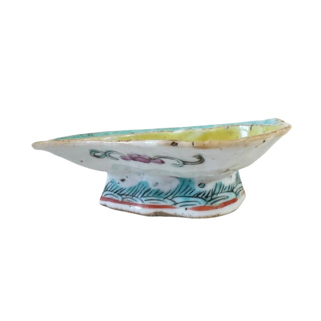 19th Century 19th-Century Qing Dynasty Porcelain Treasure, Leaf-Shaped Divided Dish For Sale - Image 5 of 11
